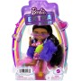 Mattel HGP63 Barbie Extra Minis Mini Bambola Articolata con Vestito Rosa e Rosso, Pelliccia Viola e Morbidi Capelli Ricci