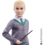 Mattel HMF35 Harry Potter - Draco Malfoy con uniforme di Hogwarts Casa Serpeverde e la sua bacchetta
