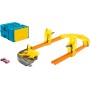 Hot Wheels HMC03 Box Track Builder con 1 veicolo, 12 pezzi pista e accessori